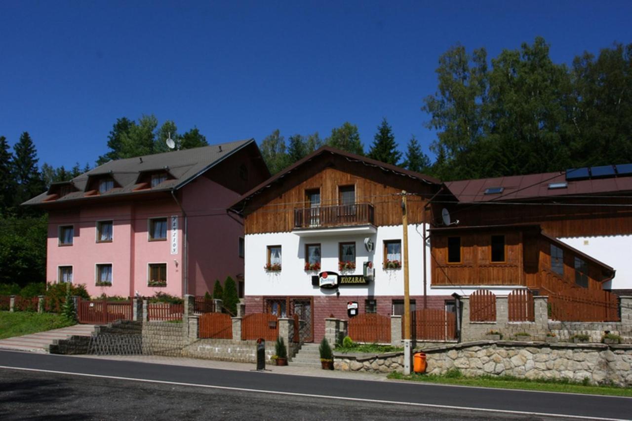 Penzion Kozabar Horni Luby Экстерьер фото